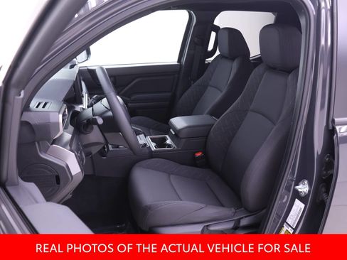 Certified 2025 Toyota Tacoma SR5 AWD/4WD image 4