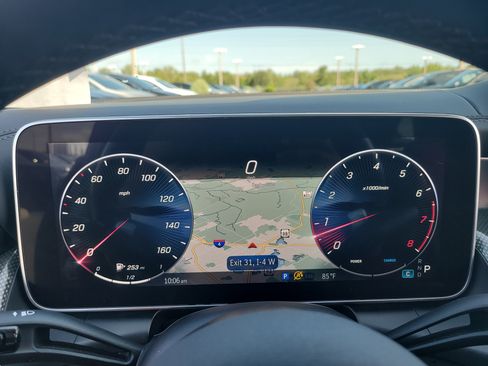 Used 2024 Mercedes-Benz GLC 300 4MATIC image 28