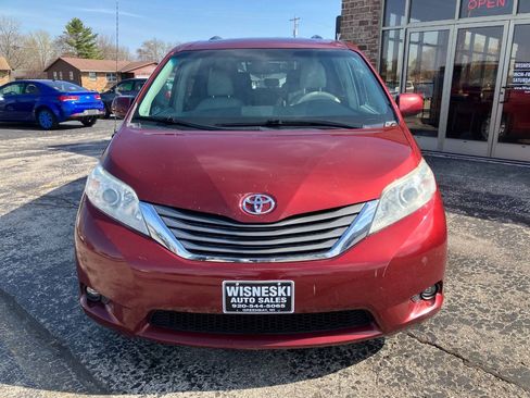 Used 2012 Toyota Sienna XLE FWD image 8