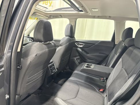Used 2019 Subaru Forester Premium AWD/4WD image 14