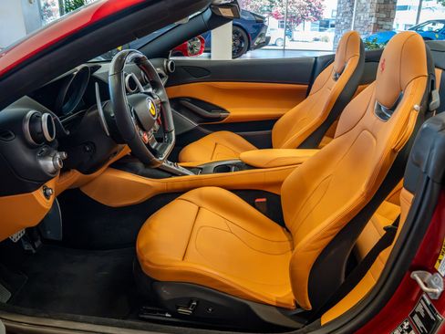 Used 2022 Ferrari Portofino M RWD image 10