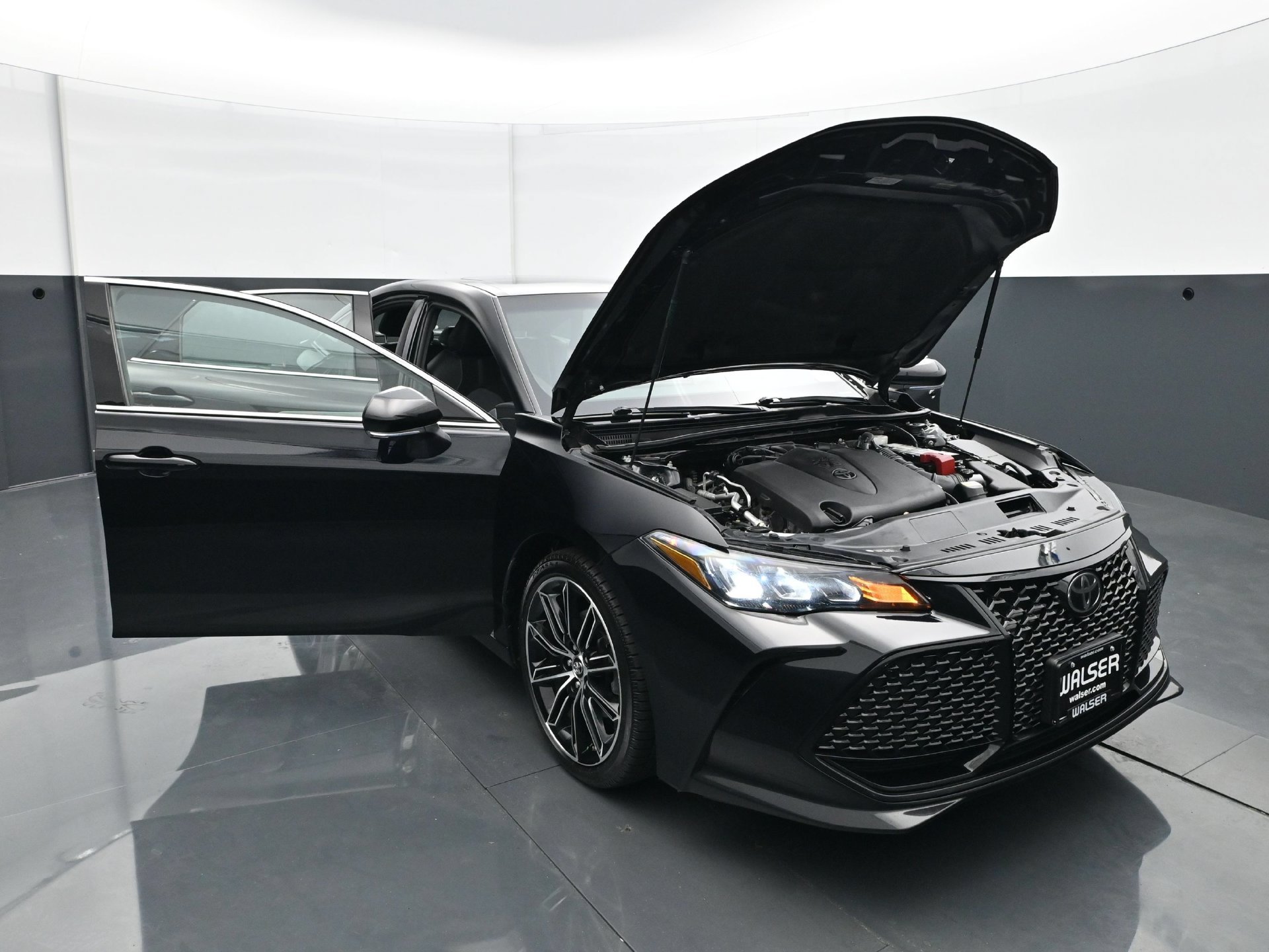 Used 2019 Toyota Avalon XSE FWD image 37