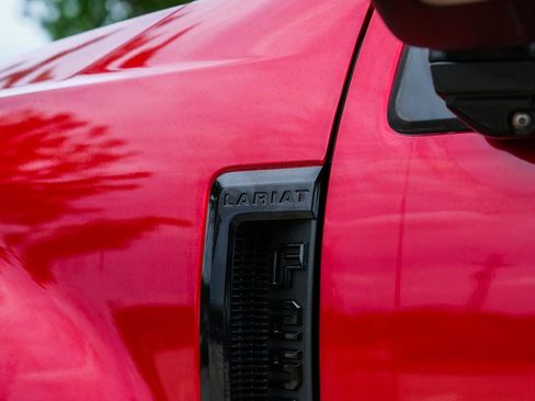 Used 2019 Ford F250 Lariat w/ Lariat Ultimate Package AWD/4WD image 28