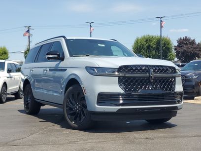 New 2027 Lincoln Navigator Reserve w/ Jet Appearance Package