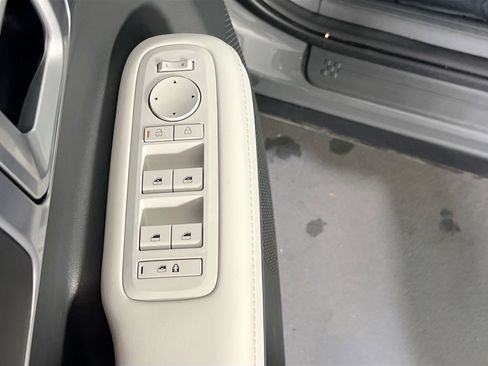 Used 2024 Hyundai Santa Fe SEL image 17