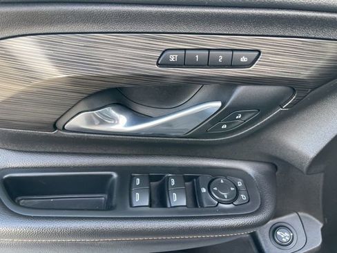 Used 2018 GMC Terrain SLT w/ Preferred Package image 16