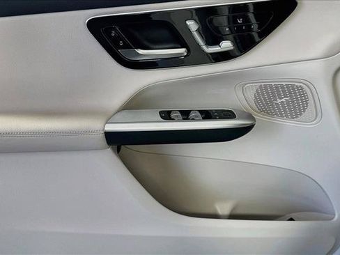 Used 2026 Mercedes-Benz GLC 300 4MATIC image 17