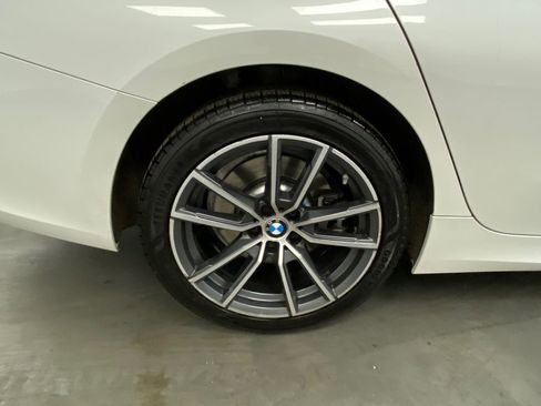 Used 2019 BMW 330i xDrive Sedan w/ Convenience Package AWD/4WD image 17