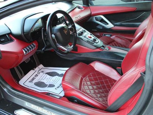 Used 2018 Lamborghini Aventador S image 20