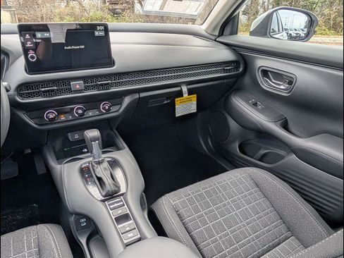 New 2026 Honda HR-V LX image 7