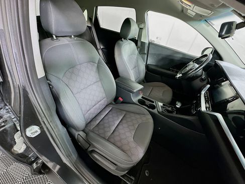 Used 2022 Kia Niro LXS FWD image 29