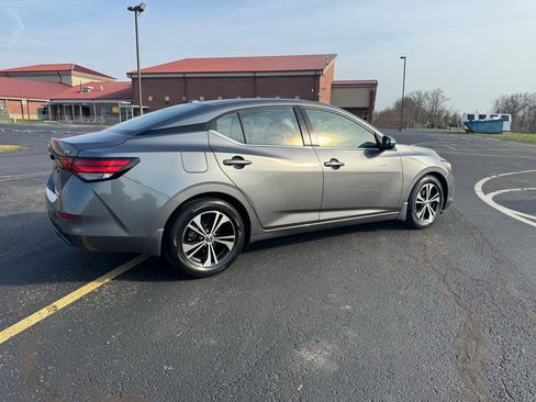 Used 2022 Nissan Sentra SV w/ Trunk Package image 4