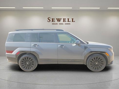 Used 2025 Hyundai Santa Fe Calligraphy image 5