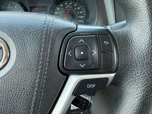 Used 2017 Toyota Sienna LE FWD image 33