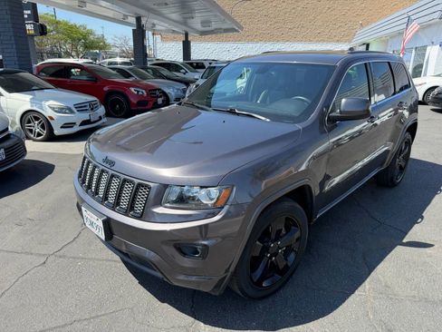 Used 2014 Jeep Grand Cherokee Altitude RWD image 2