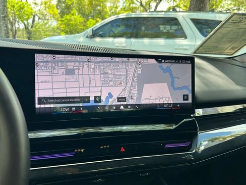 Used 2025 BMW 530i RWD image 26