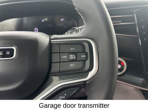 Used 2024 Jeep Wagoneer L 4WD image 38