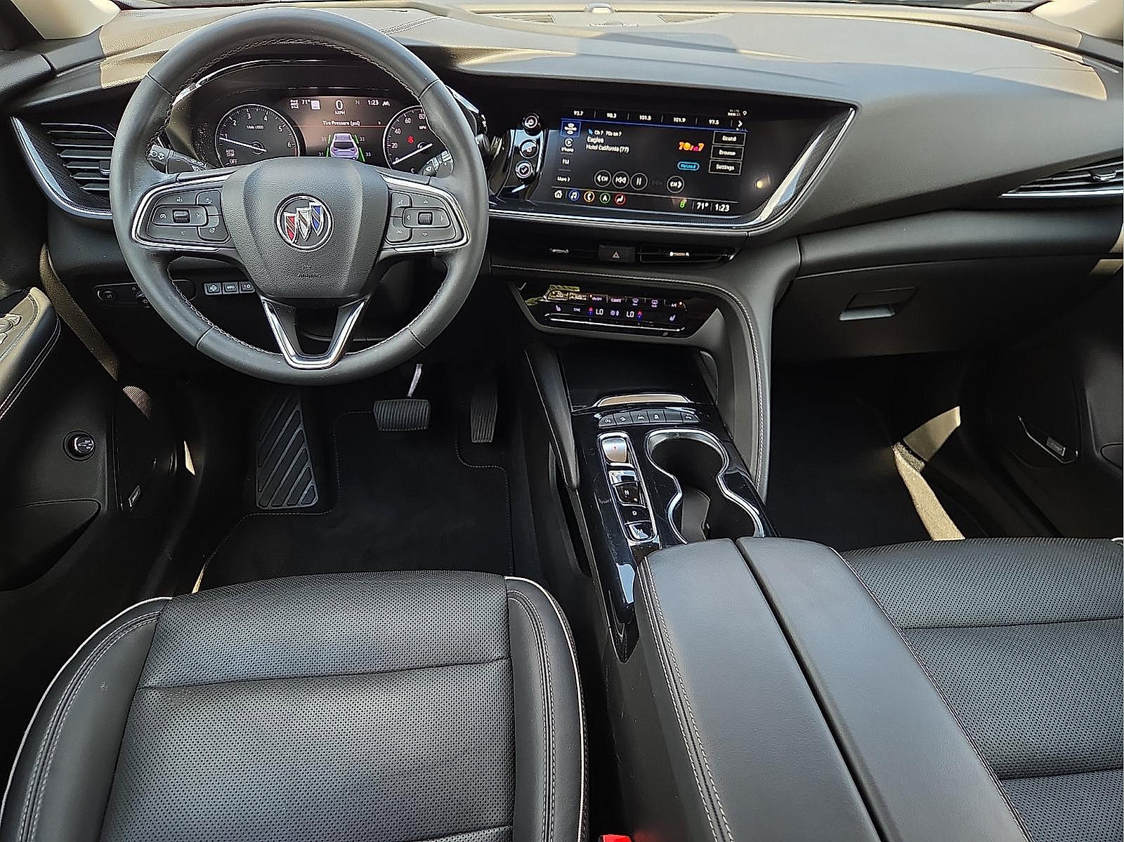 Used 2022 Buick Envision Essence w/ Technology Package I AWD/4WD image 11
