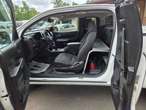 Used 2020 Chevrolet Colorado LT w/ Safety Package AWD/4WD image 11