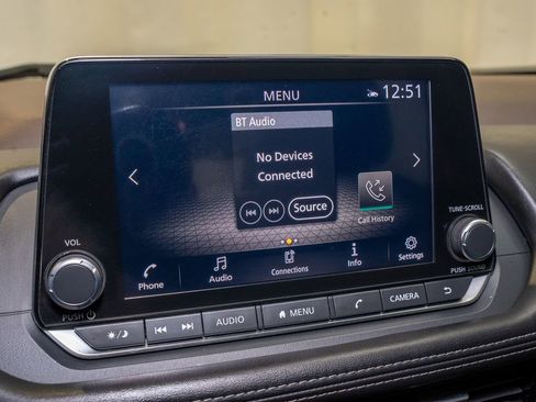 Used 2022 Nissan Rogue SV image 12