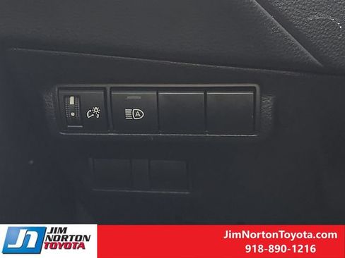 Used 2024 Toyota Corolla Cross LE FWD image 23