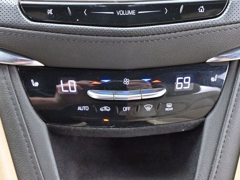 Used 2019 Cadillac XT5 Luxury FWD image 26