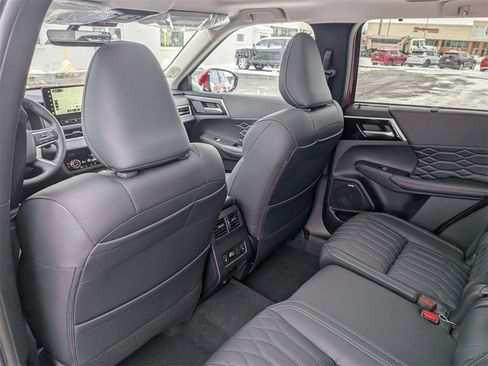 New 2026 Mitsubishi Outlander SEL image 28