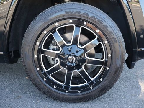 Used 2018 Jeep Grand Cherokee Overland AWD/4WD image 44