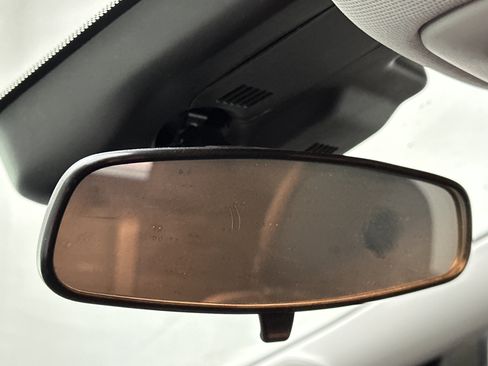 Used 2024 Chevrolet Trax LT w/ Sunroof Package image 31