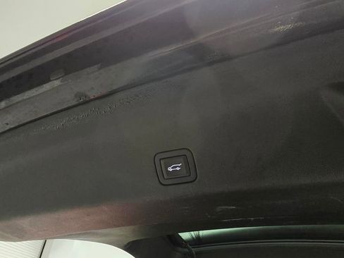 Used 2024 GMC Yukon XL Denali image 49