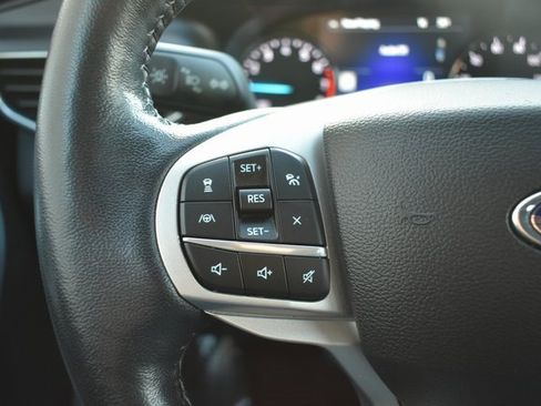 Used 2022 Ford Explorer XLT w/ Equipment Group 202A image 19