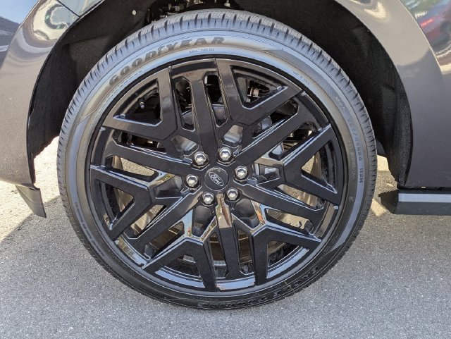Certified 2027 Ford Expedition Platinum w/ Stealth Performance Package AWD/4WD image 10