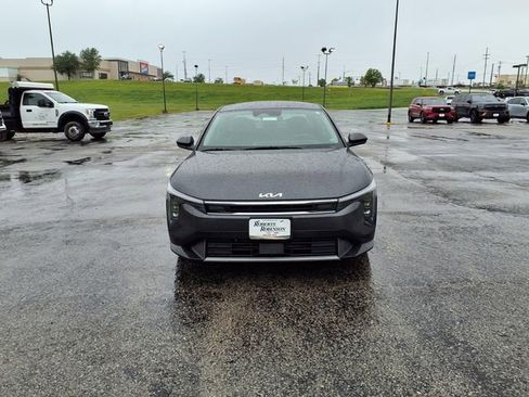 Used 2025 Kia K4 EX FWD image 2