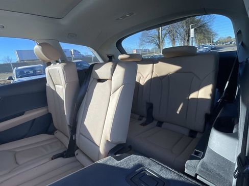 Used 2025 Audi Q7 2.0T Premium w/ Convenience Plus Package image 13