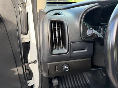 Used 2022 Chevrolet Colorado LT w/ Fleet Safety Package RWD image 13