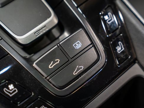 Used 2022 Porsche 911 Turbo S image 60