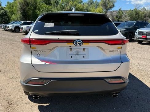 Used 2021 Toyota Venza LE w/ Carpet Mat Package (TMS) AWD/4WD image 5