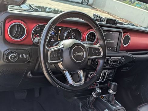 Used 2020 Jeep Gladiator Rubicon AWD/4WD image 16