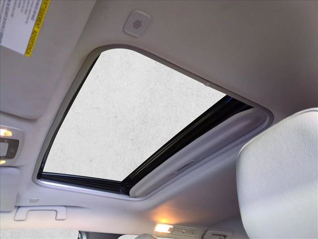 Used 2025 Toyota Sienna XLE FWD image 15