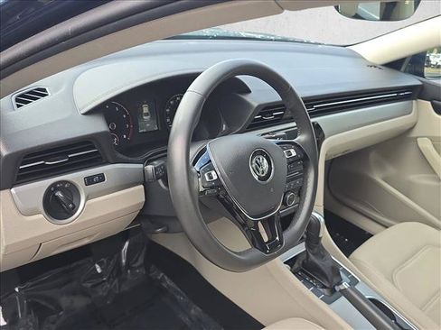 Used 2022 Volkswagen Passat 2.0T SE FWD image 11