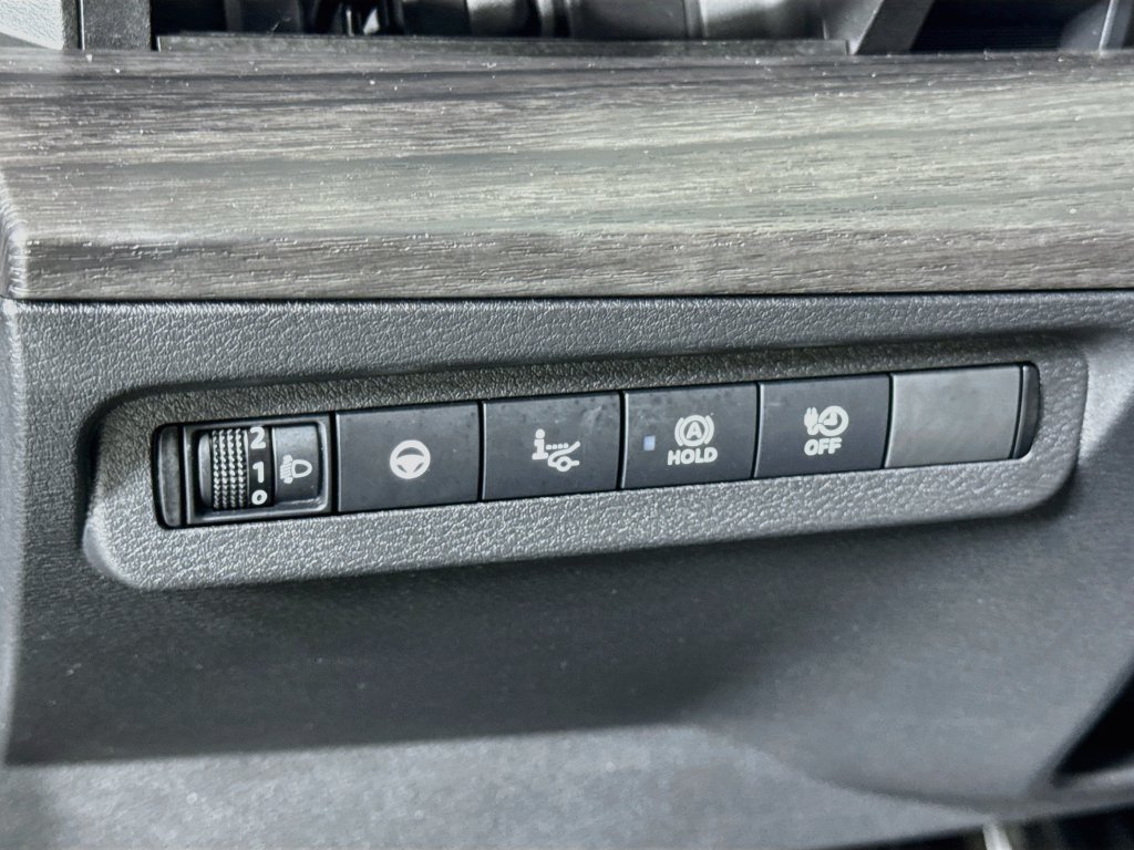 Used 2023 Nissan Ariya FWD image 17