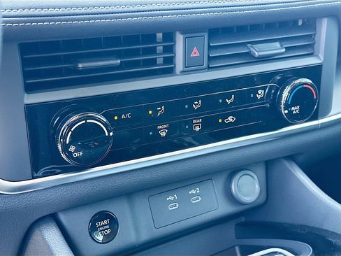 New 2025 Nissan Rogue S image 10