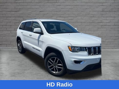 Used 2019 Jeep Grand Cherokee Laredo w/ 18" Wheel & 8.4" Radio Group AWD/4WD image 8