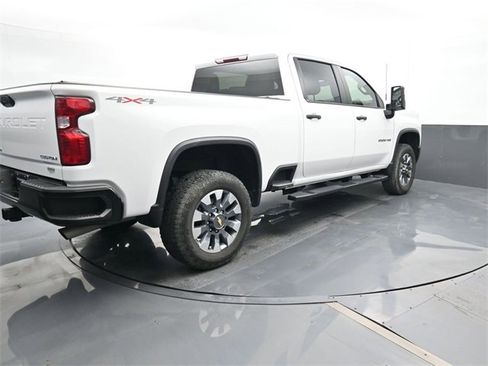 Used 2023 Chevrolet Silverado 2500 Custom w/ Custom Value Package image 21