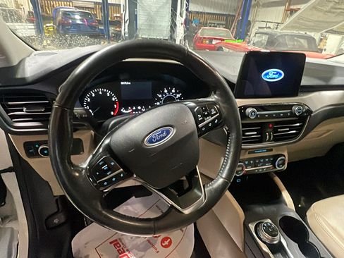 Used 2021 Ford Escape SEL AWD/4WD image 14
