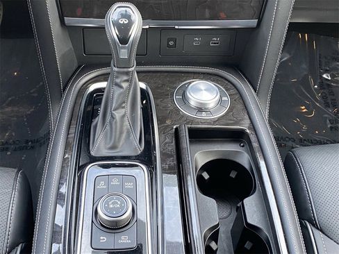 Certified 2024 INFINITI QX80 Luxe w/ Cargo Package image 28