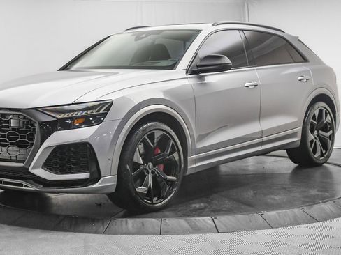 Used 2021 Audi RS Q8 w/ Black Optic Package image 3