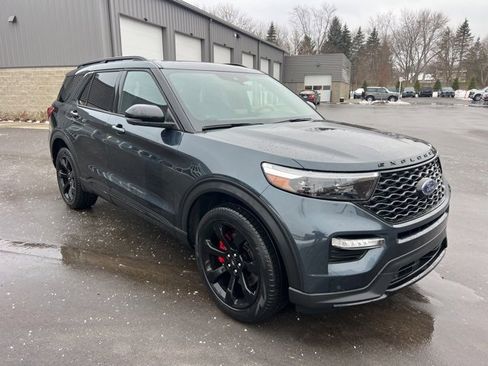 Used 2023 Ford Explorer ST w/ Equipment Group 401A image 3