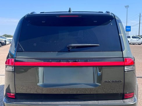 Used 2024 Lexus GX 550 w/ Accessory Package (2T) AWD/4WD image 6