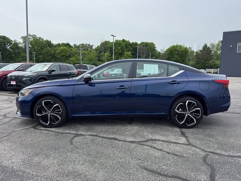 Certified 2024 Nissan Altima 2.5 SR w/ SR Premium Package AWD/4WD image 6